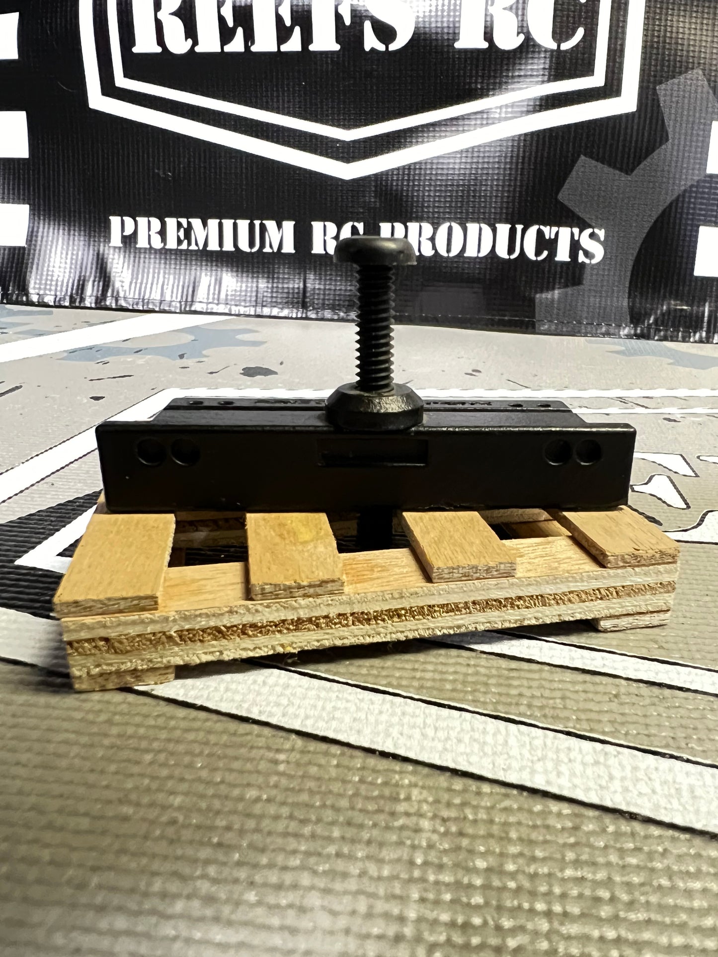 Adjustable Hardbody support - chassis brace