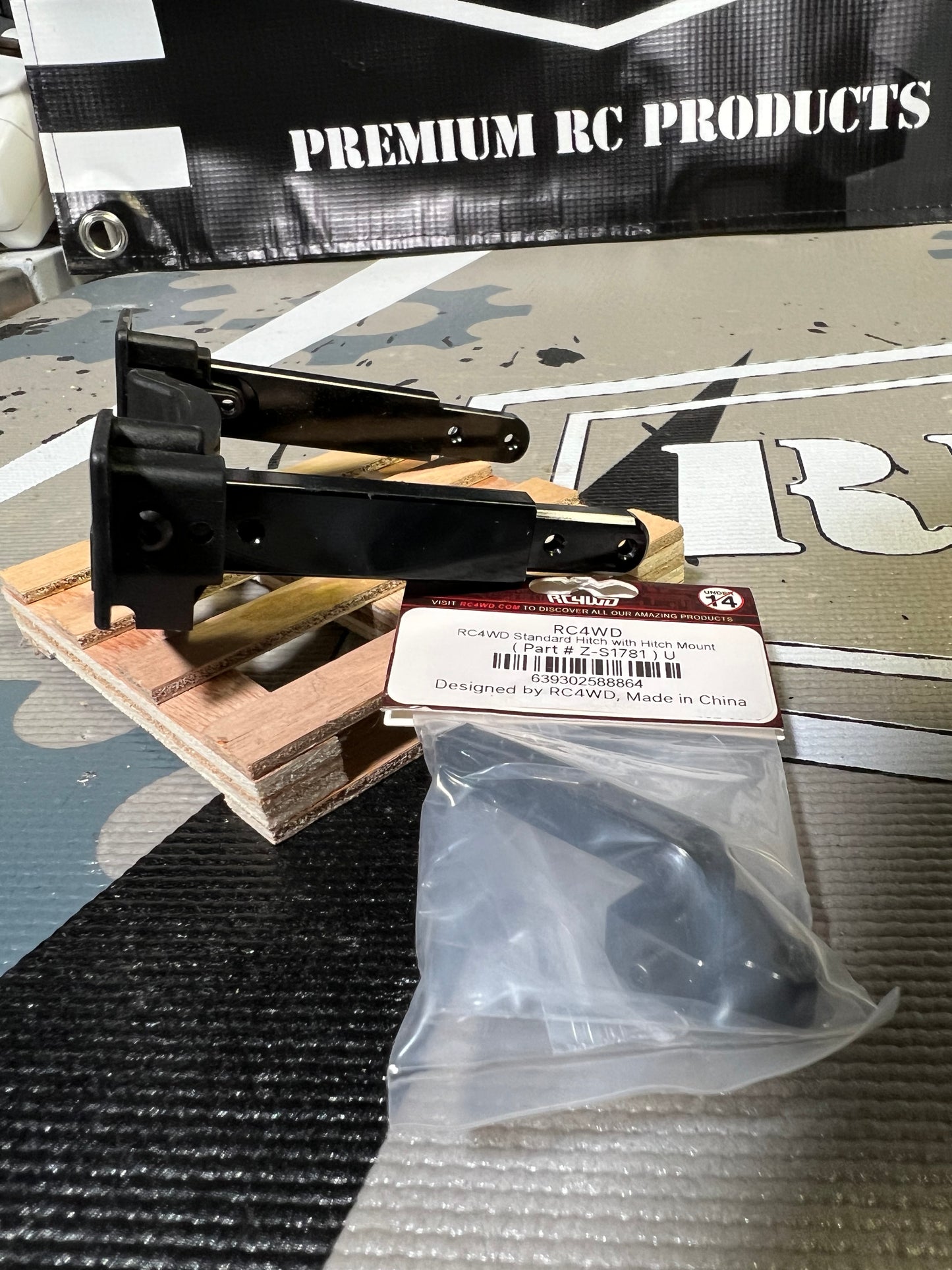 RC4WD Trailer hitch and metal bumper mount