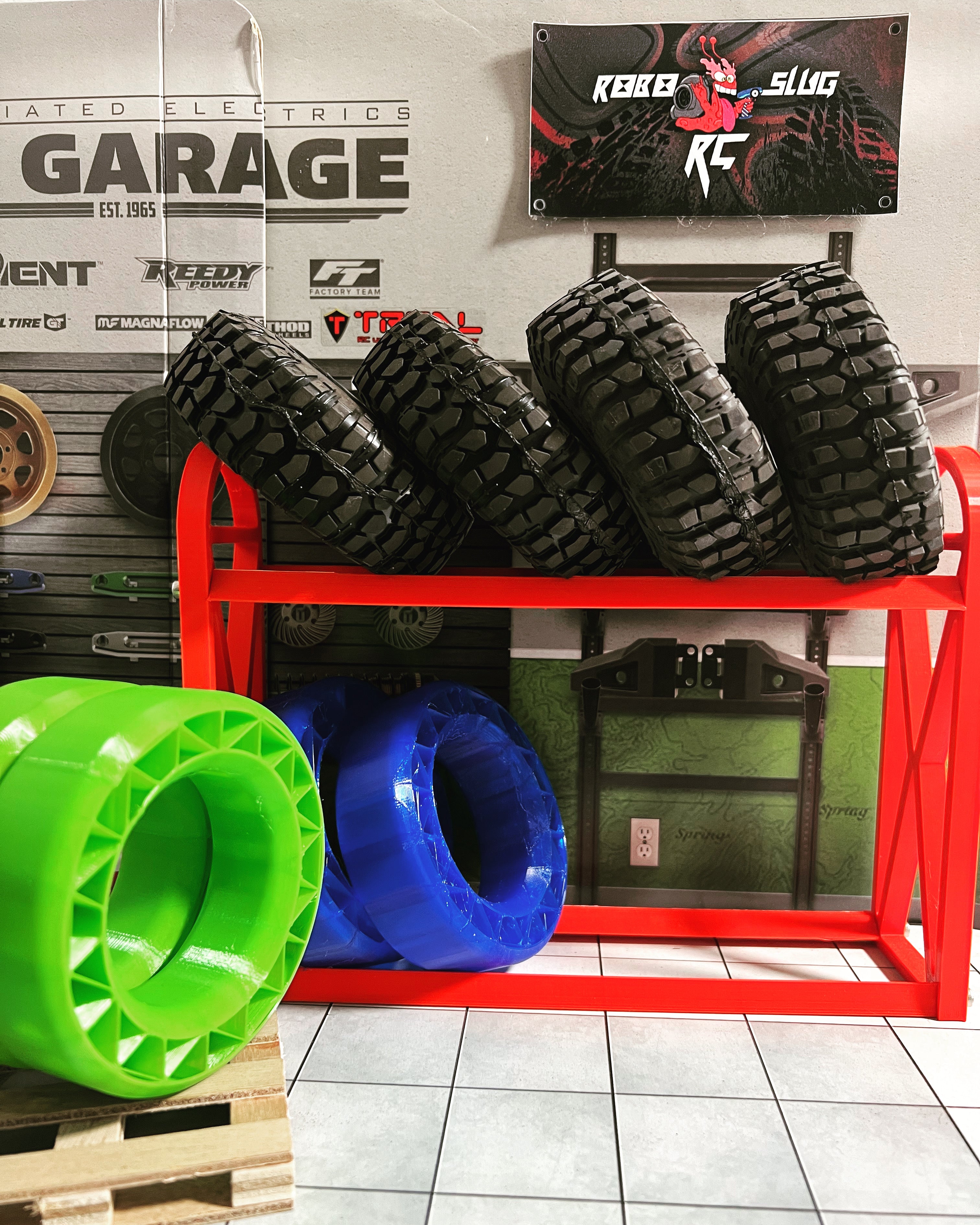 Scale Banner – RoboSlug RC